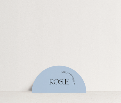 Daisy Name Card semi circle