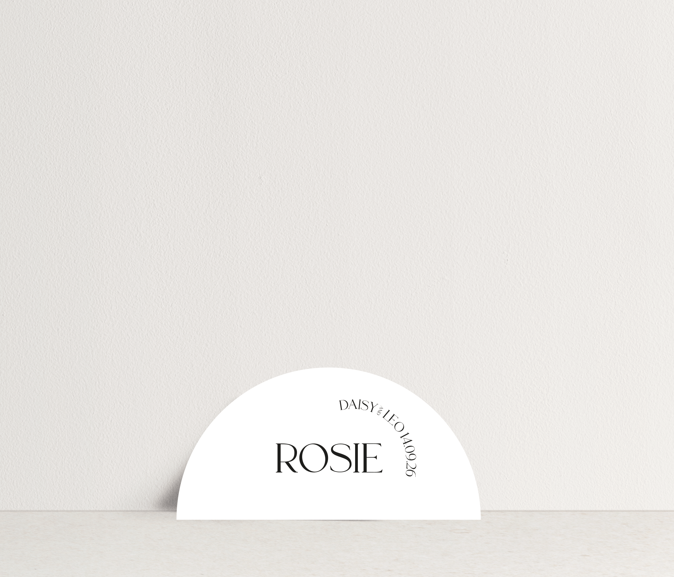 Daisy Name Card semi circle