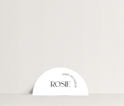 Daisy Name Card semi circle